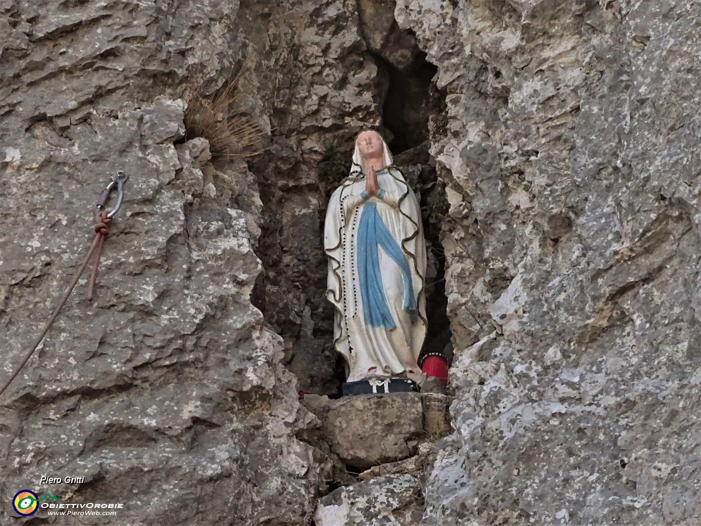 21  Madonnina nelle rocce del G-A-M -Ramera.JPG